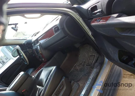 2011 Chevrolet Suburban 1500 Ltz z USA, uszkodzony, nr VIN 1GNSCKE07BR292420